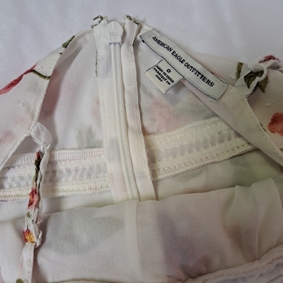 𝅺AMERICAN Eagle Outfitters Floral Jumpsuit - Picture 4 of 12